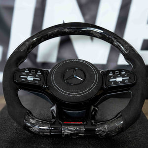 Volante Mercedes-AMG — Carbono Forjado & Alcantara Total Black