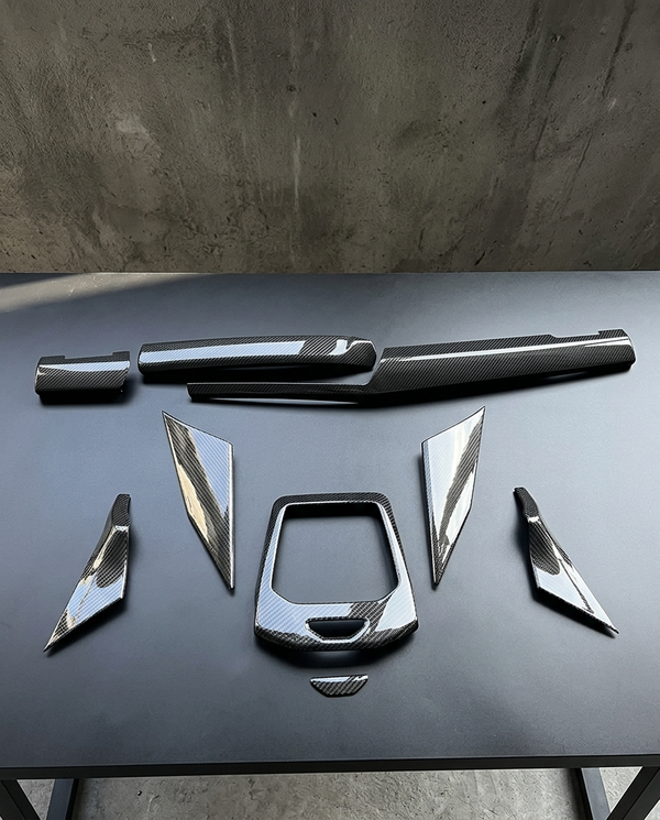 Kit Interior Fibra de Carbono BMW Serie 5 G60 — 2024+