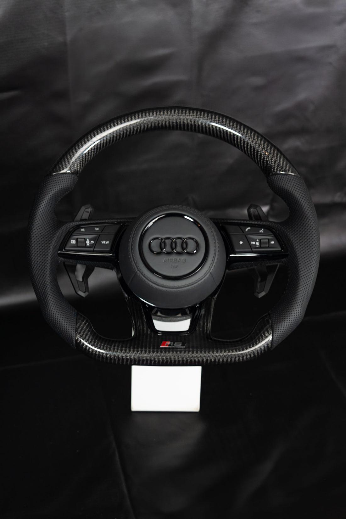 Volante de fibra de carbono a medida para Audi fabricado por BlackLine
