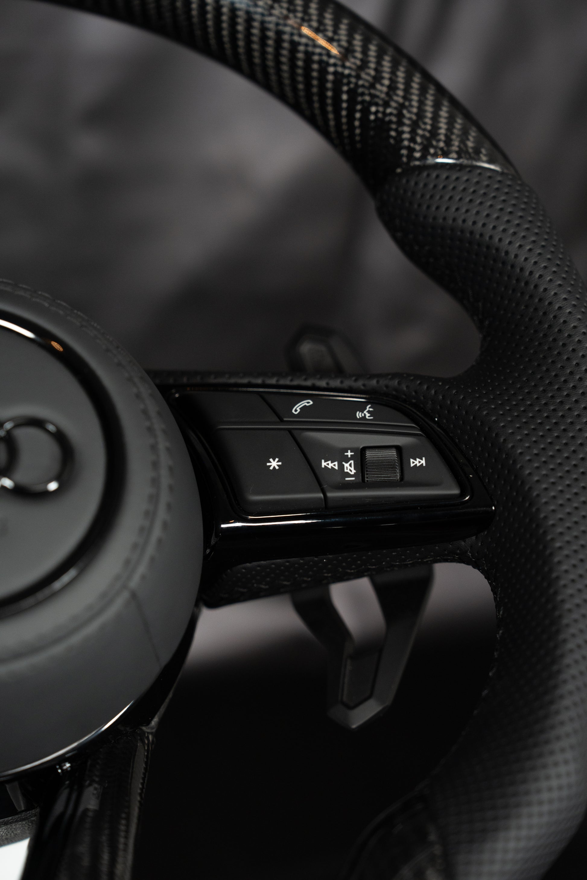 PHASE 01 Steering Wheel Carbon Fiber AUDI
