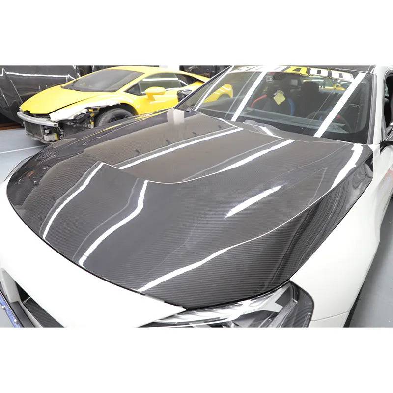 BMW M2 G87 con capó de fibra de carbono
