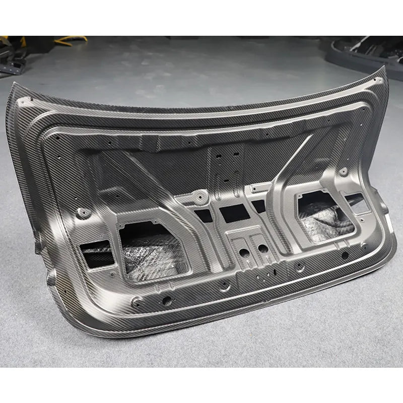 Vista lateral del BMW M4 G82 con paneles CSL