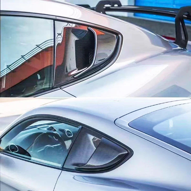Toma de aire ventana carbono montada en 718 Cayman