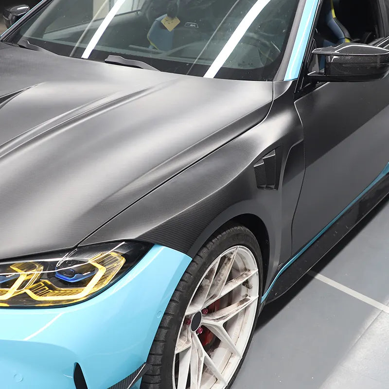 Guardabarros de carbono montado en BMW M4 G82
