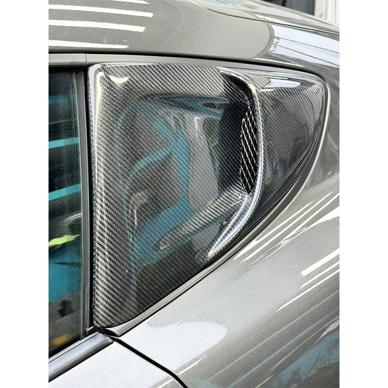 Toma de aire lateral carbono 718 Cayman detalle