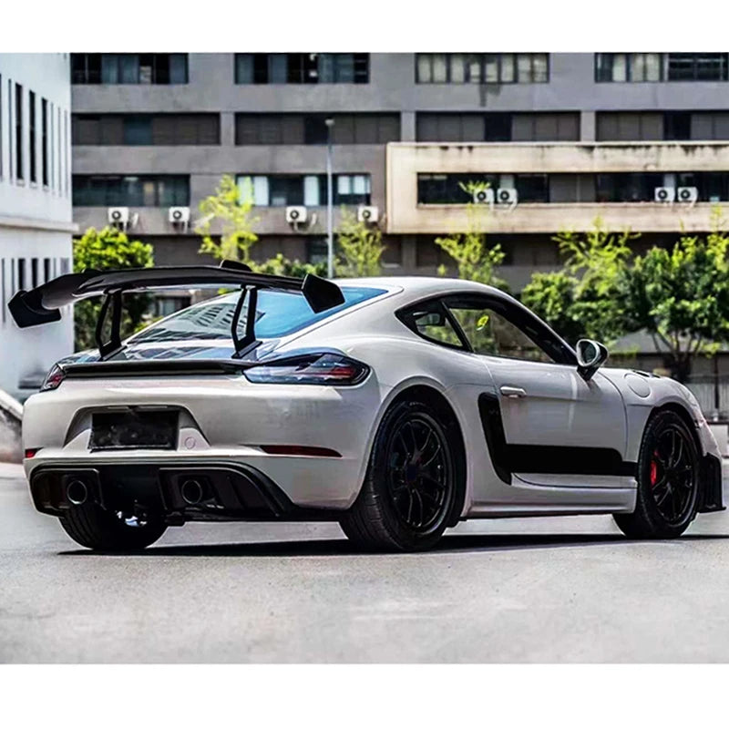 Porsche 718 con difusor trasero carbono