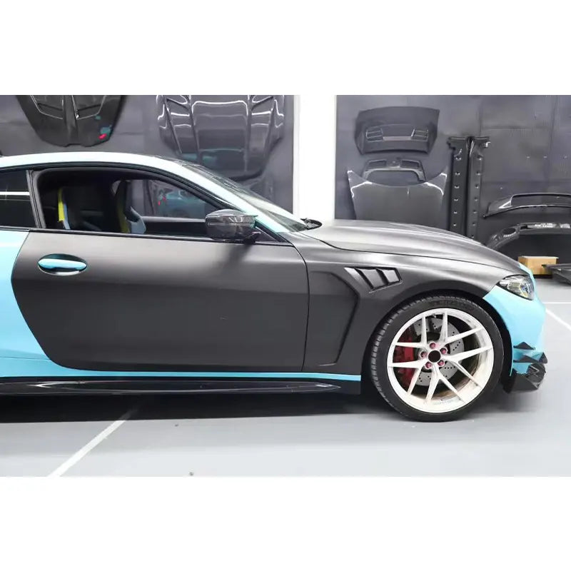 BMW M4 G82 con puertas de carbono seco