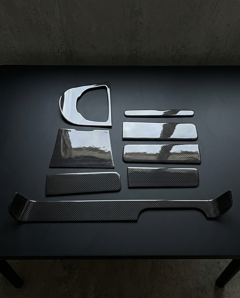 Kit Interior Fibra de Carbono Mercedes Clase G W463 / W464 — 8 piezas